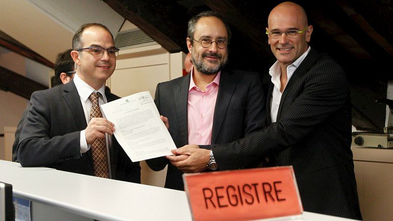 Boletines RNE -  El Parlamen vota la resolución de Junts pel Sí y la CUP para iniciar el proceso independentista - Escuchar ahora