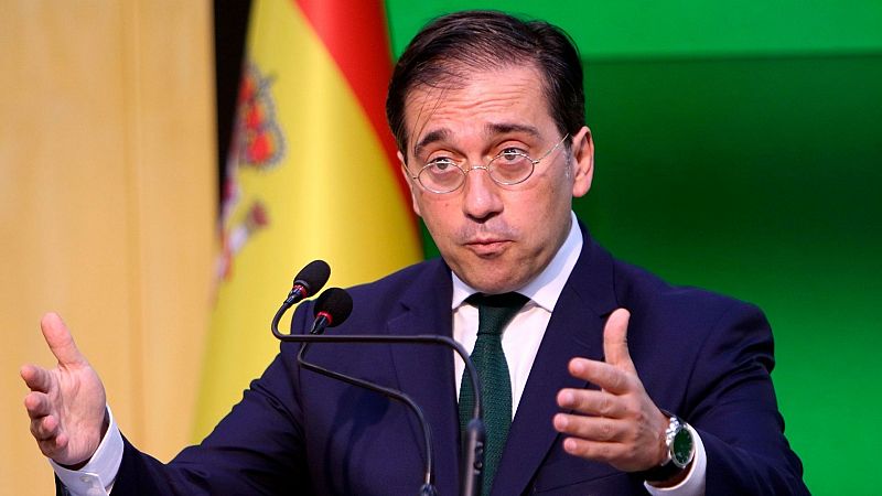 Las mañanas de RNE con Íñigo Alfonso - Albares busca la mediación de Catar para seguir sacando colaboradores afganos - Escuchar ahora