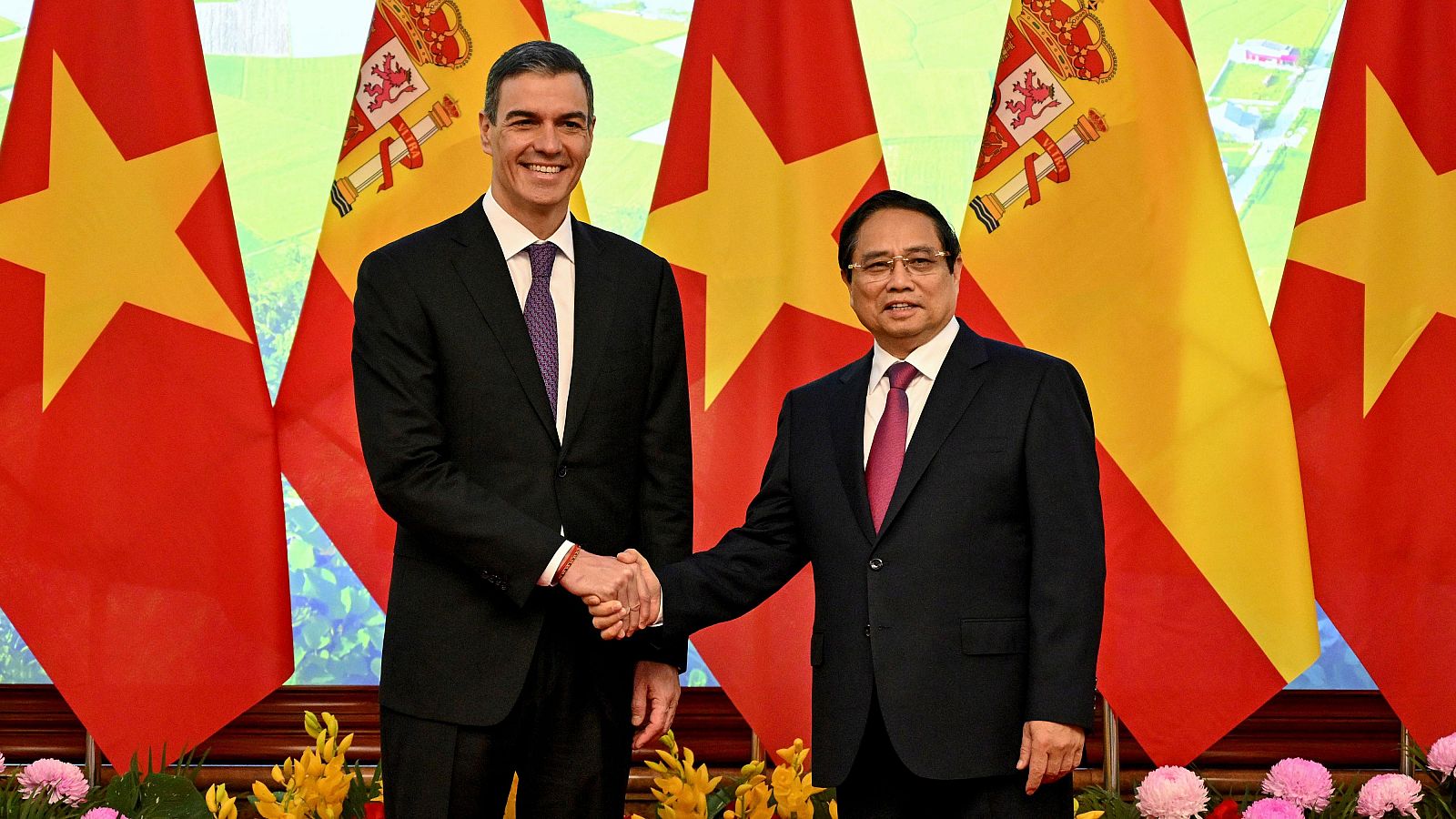 Sánchez lanza un alegato por el libre comercio desde Vietnam