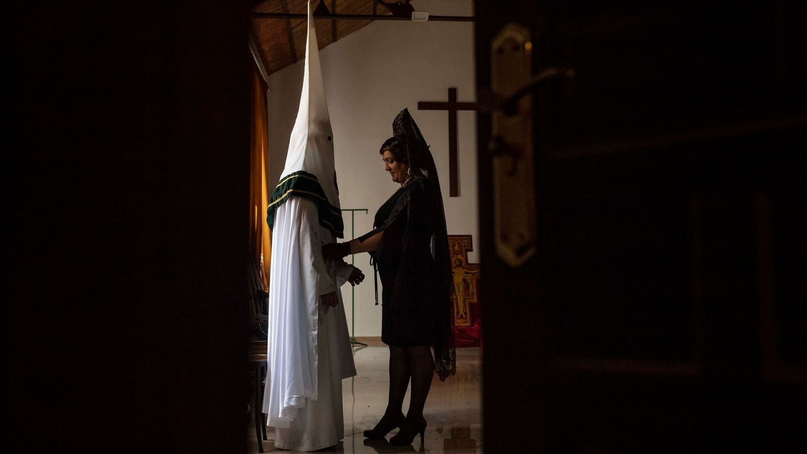 ¿Cuánto cuesta vestirse de nazareno?