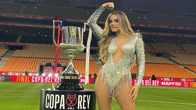 Actuacin de Melody en el descanso de la Final de la Copa del Rey de ftbol