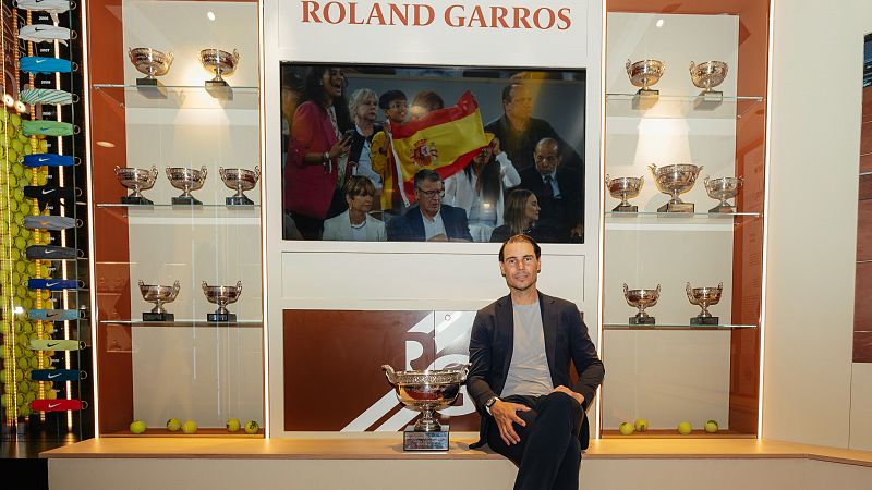 Nadal inaugura un espacio dedicado a Roland Garros en su museo - El mundo en 24 horas | Ver