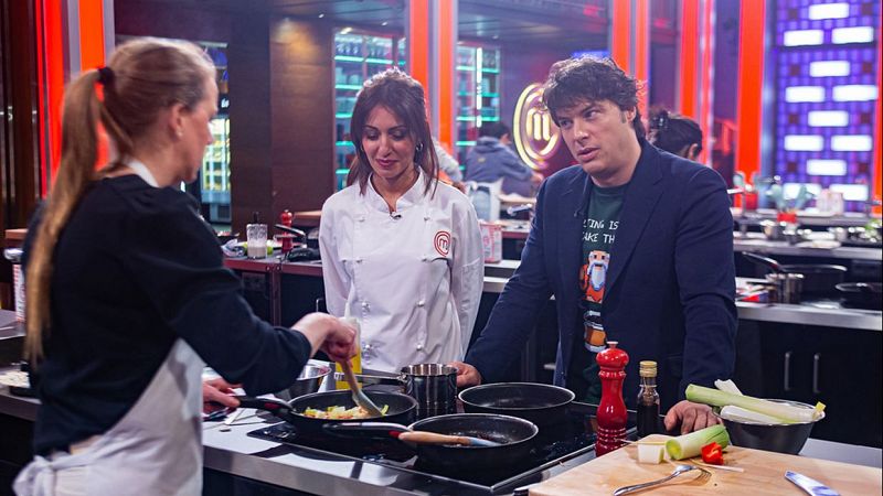 Los aspirantes preparan un viaje gastronmico a David Bustamante y a Hiba Abouk. Esta noche, despus de La Revuelta, en La 1 y RTVE Play.