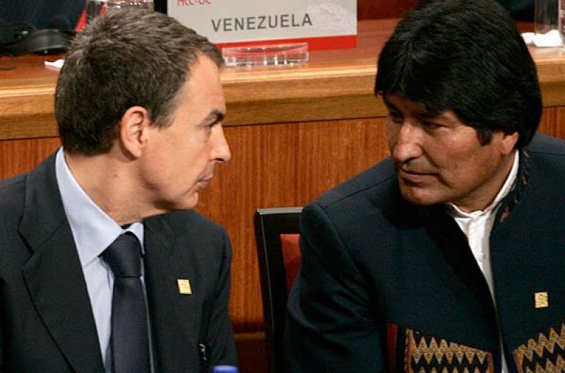 Zapatero, en Lima, asegura que no hay ningún problema con Italia.